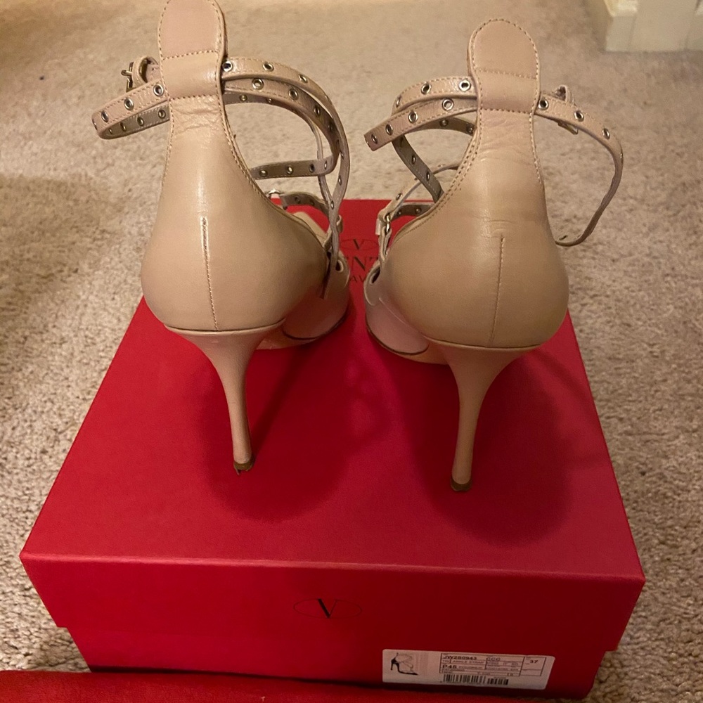 Shoes - Picture 2 of 6